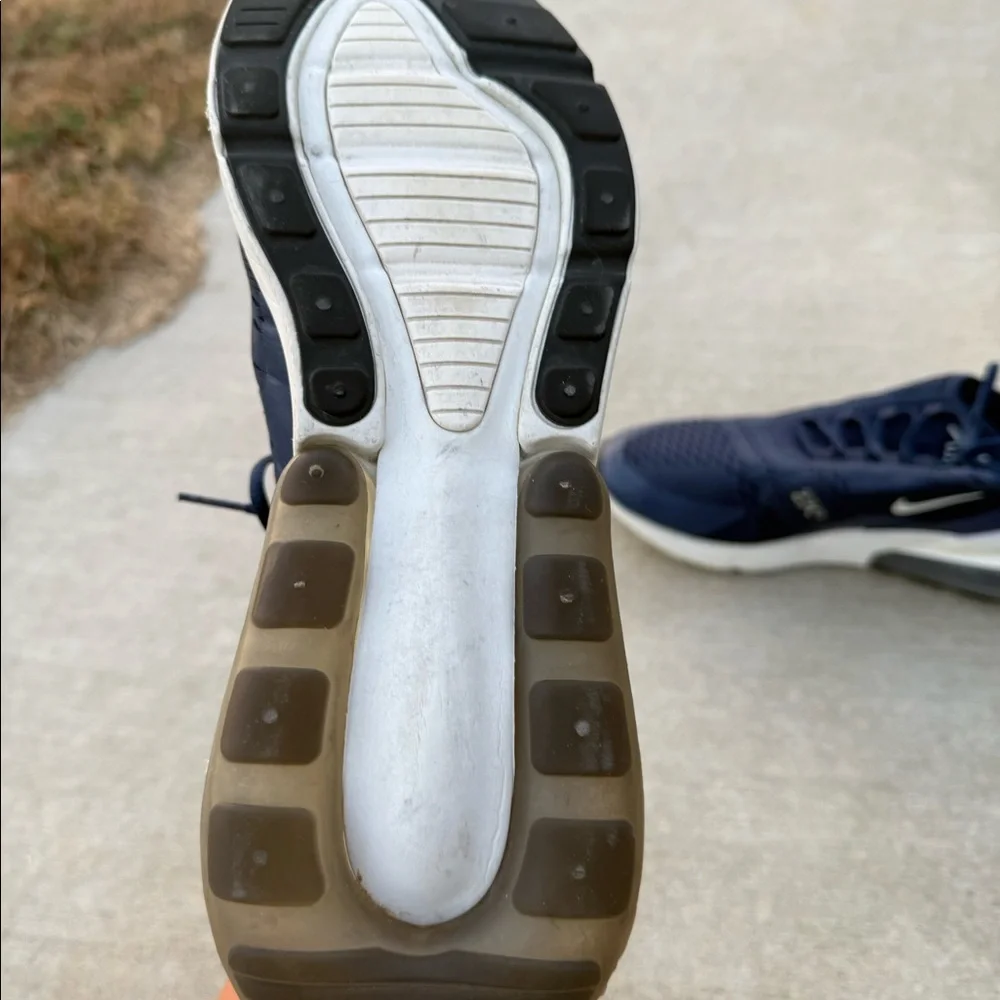 Men’s Nike air270 sz 9. Like new worn twice. No rips/tears. - Picture 3 of 8